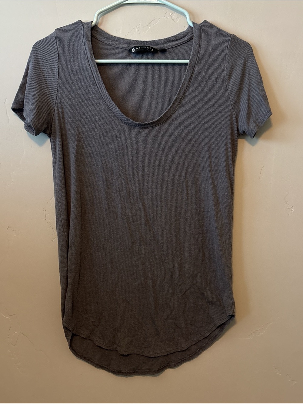 Athleta Short Sleeve Scoop Neck Top in Charcoal